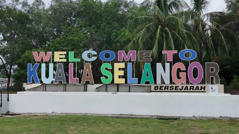 Colorful Welcome to Kuala Selangor sign