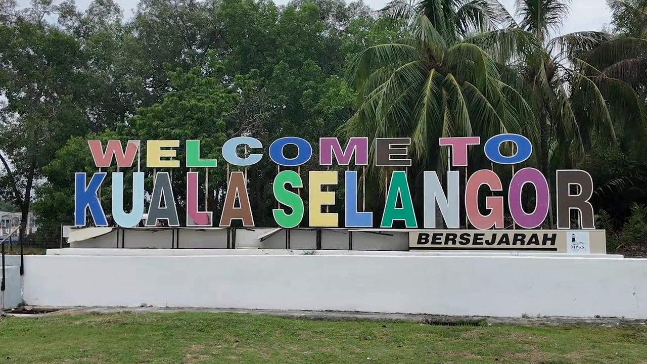 Colorful Welcome to Kuala Selangor sign