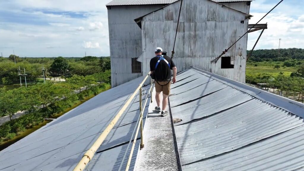 Walkway along the roof of the tin dredge
