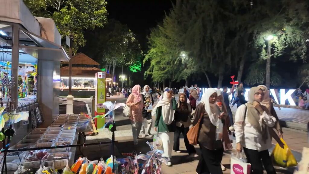 Crowds at the Teluk Cempedak night market in Kuantan