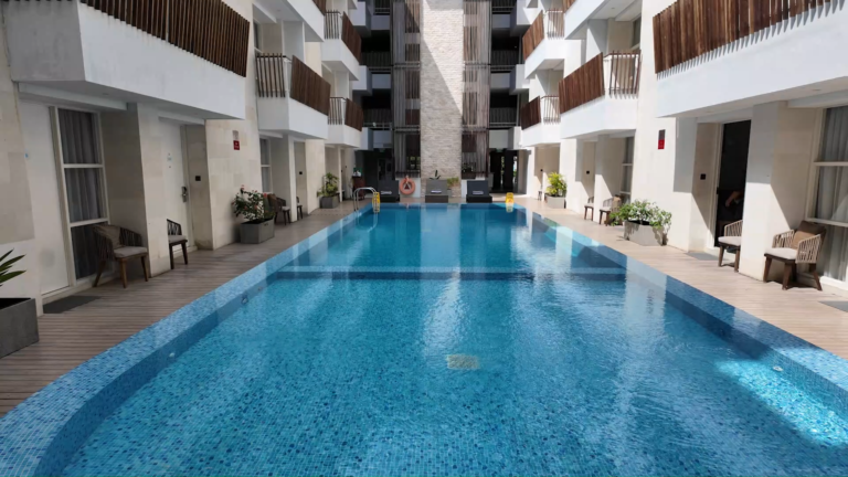 Holiday Inn Express Bali Sunset Road - Pool