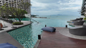 Holiday Inn Pattaya Pool Area