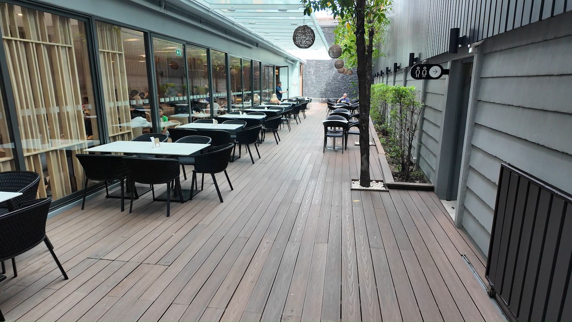 Holiday Inn & Suites - Bangkok Pier - Breakfast Seating