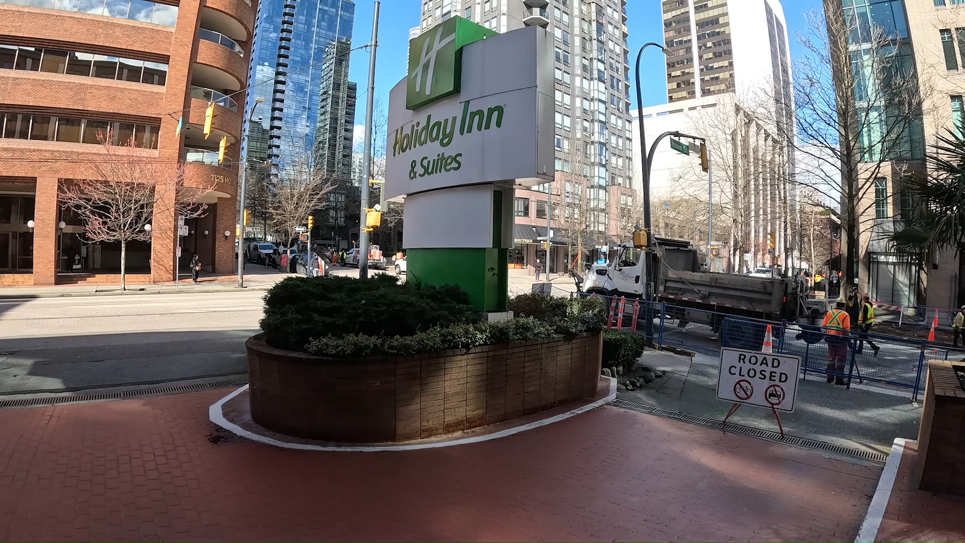 VancouverDowntownHolidayInnEntrance