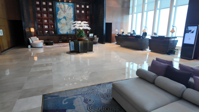 Hanoi Intercontinental Landmark 72 Lobby